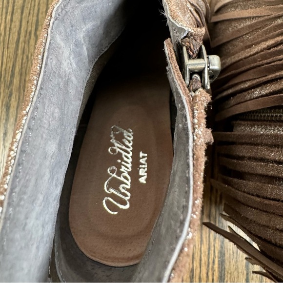 Ariat Unbrindled Layla metallic fringe western boots size 8 - Picture 7 of 8